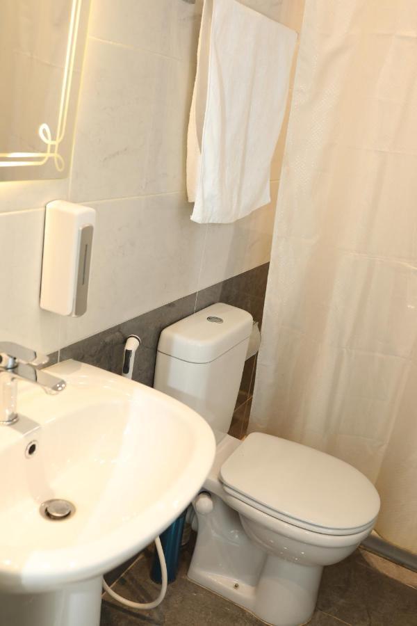 New Midtown Hostal *
