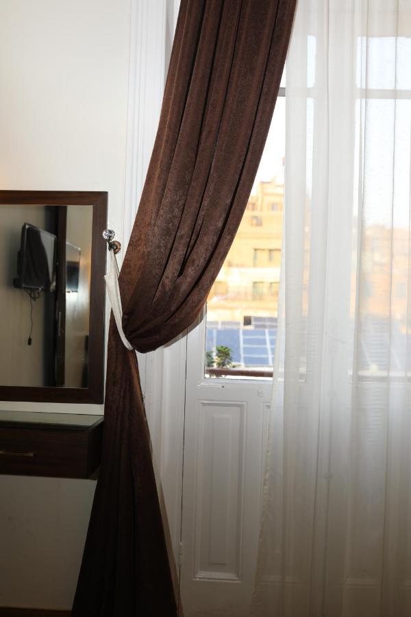 Hostal New Midtown *
