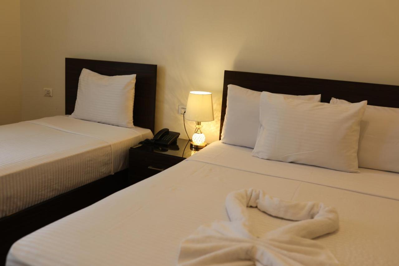 New Midtown Hostal El Cairo