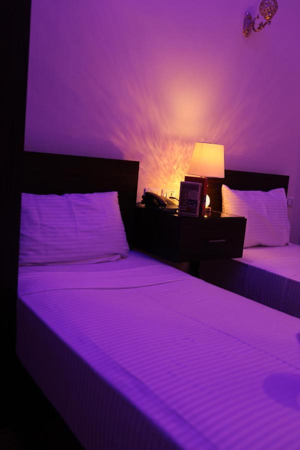 New Midtown Hostal *